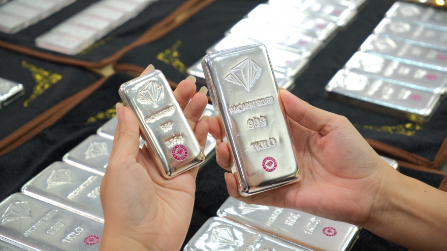 Giá bạc hôm nay 13/10: Bạc trong nước và thế giới cùng tăng mạnh